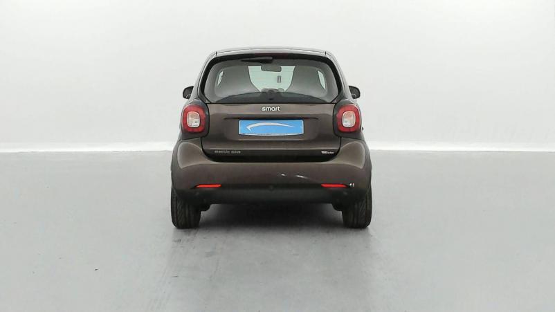 Vente en ligne Smart ForTwo Coupe Fortwo Coupé 82 ch Electrique BA1 au prix de 11 990 €