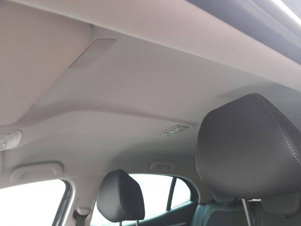Vente en ligne Renault Megane 4 Mégane IV Berline Blue dCi 115 au prix de 19 990 €