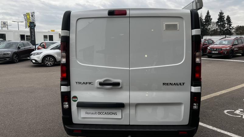 Vente en ligne Renault Trafic 3 Fourgon TRAFIC FGN L1H1 1000 KG DCI 120 au prix de 39 990 €