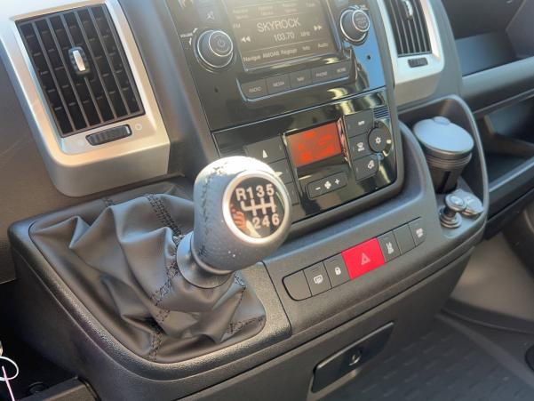 Vente en ligne Peugeot Boxer Fourgon BOXER TOLE 335 L2H2 BLUEHDI 165 S&S au prix de 38 990 €