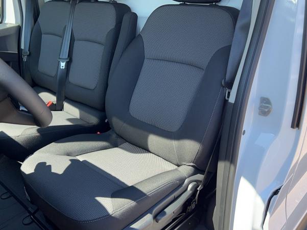 Vente en ligne Renault Trafic 3 Fourgon TRAFIC FGN L1H1 2800 KG BLUE DCI 110 au prix de 28 990 €