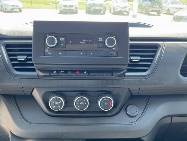 Vente en ligne Renault Trafic 3 Fourgon TRAFIC FGN L1H1 2800 KG BLUE DCI 110 au prix de 28 990 €