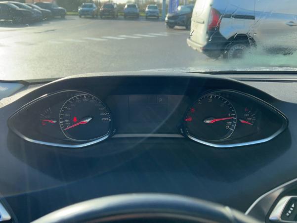 Vente en ligne Peugeot 308 308 BlueHDi 130ch S&S EAT8 au prix de 17 990 €
