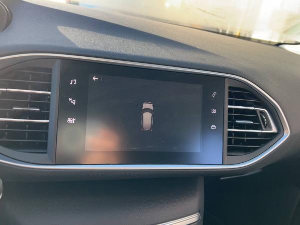 Vente en ligne Peugeot 308 308 BlueHDi 130ch S&S EAT8 au prix de 17 990 €