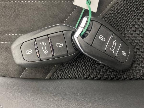 Vente en ligne Peugeot 308  PureTech 130ch EAT8 au prix de 32 990 €
