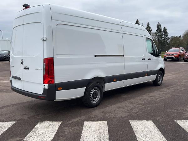 Vente en ligne Mercedes Sprinter Fourgon SPRINTER FGN 317 CDI 43 3.5T RWD au prix de 50 990 €