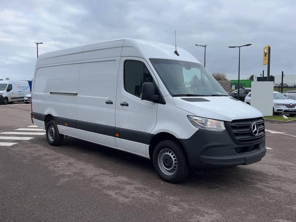 Vente en ligne Mercedes Sprinter Fourgon SPRINTER FGN 317 CDI 43 3.5T RWD au prix de 50 990 €