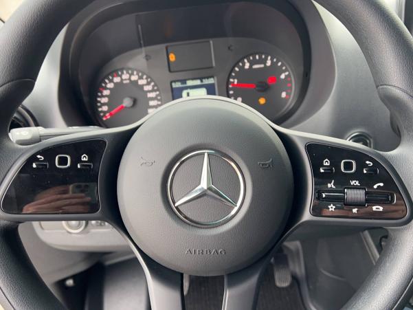Vente en ligne Mercedes Sprinter Fourgon SPRINTER FGN 317 CDI 43 3.5T RWD au prix de 50 990 €