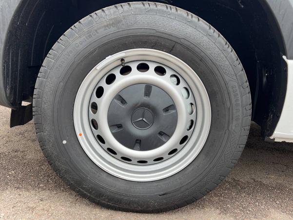 Vente en ligne Mercedes Sprinter Fourgon SPRINTER FGN 317 CDI 43 3.5T RWD au prix de 50 990 €