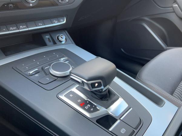 Vente en ligne Audi Q5  35 TDI 163 S tronic 7 Quattro au prix de 42 490 €