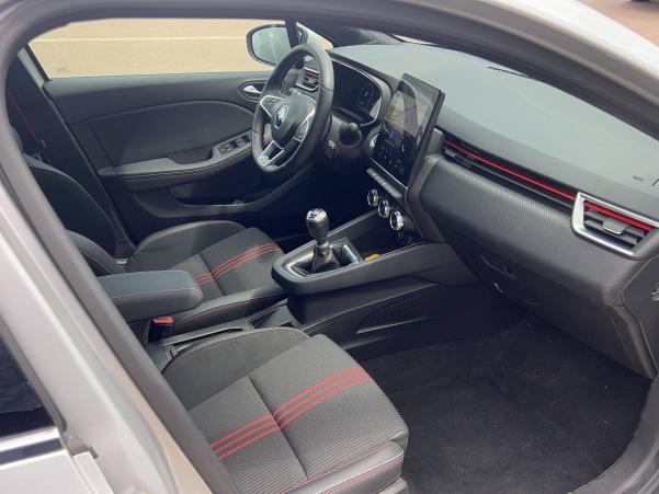 Vente en ligne Renault Clio 5 Clio TCe 140 - 21N au prix de 21 990 €