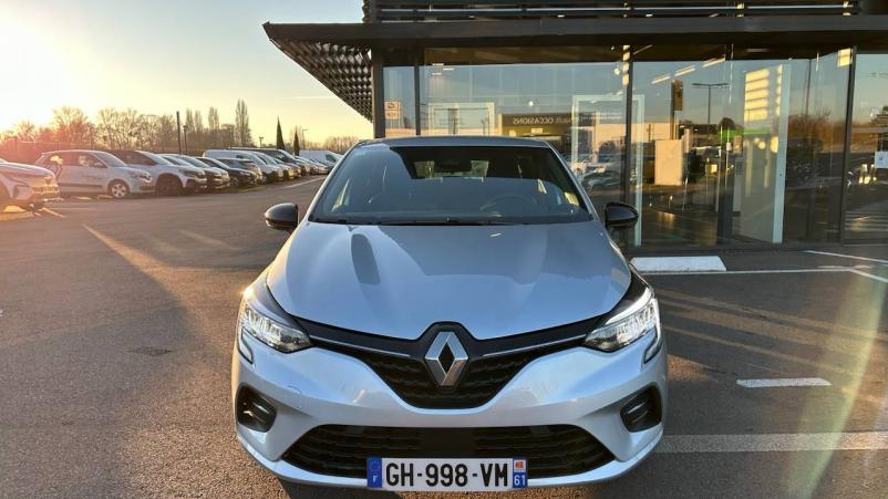 Vente en ligne Renault Clio 5 Clio E-Tech 140 - 21N au prix de 21 990 €