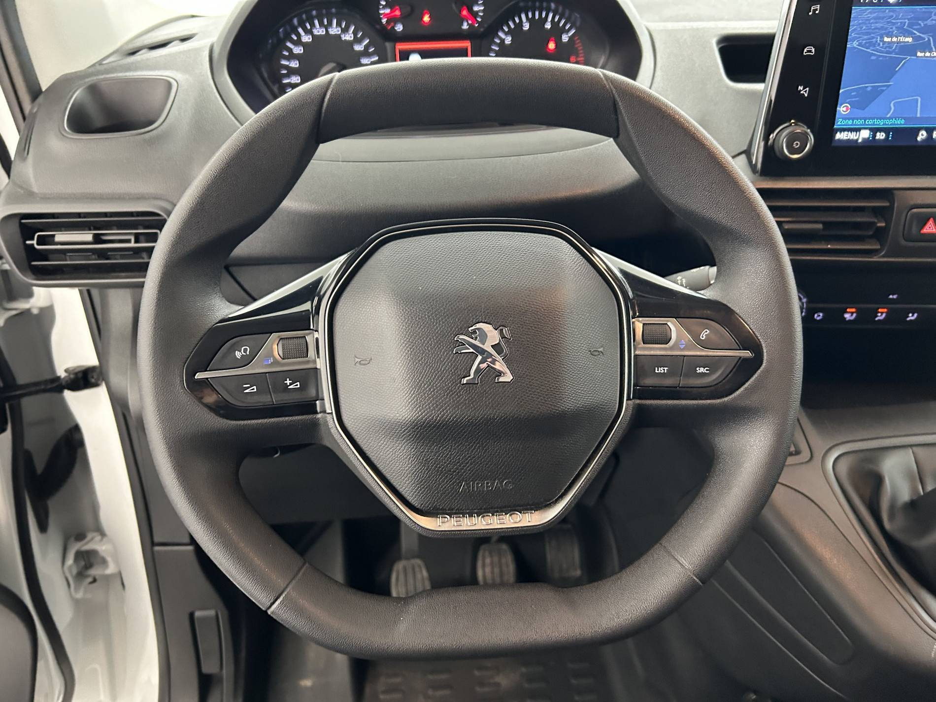 Vente en ligne Peugeot Partner Fourgon  STANDARD 650 KG BLUEHDI 100 S&S BVM5 au prix de 14 890 €