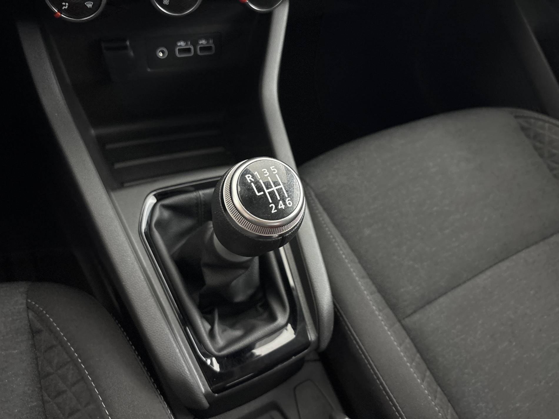 Vente en ligne Renault Clio 5 Clio TCe 90 au prix de 14 690 €