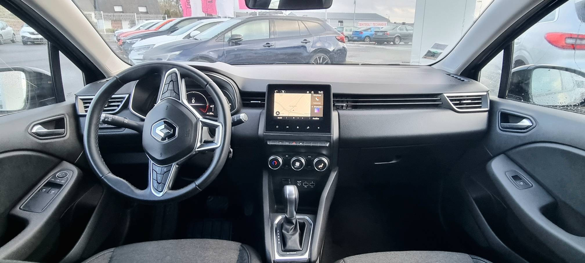 Vente en ligne Renault Clio 5 Clio E-Tech 140 au prix de 15 990 €