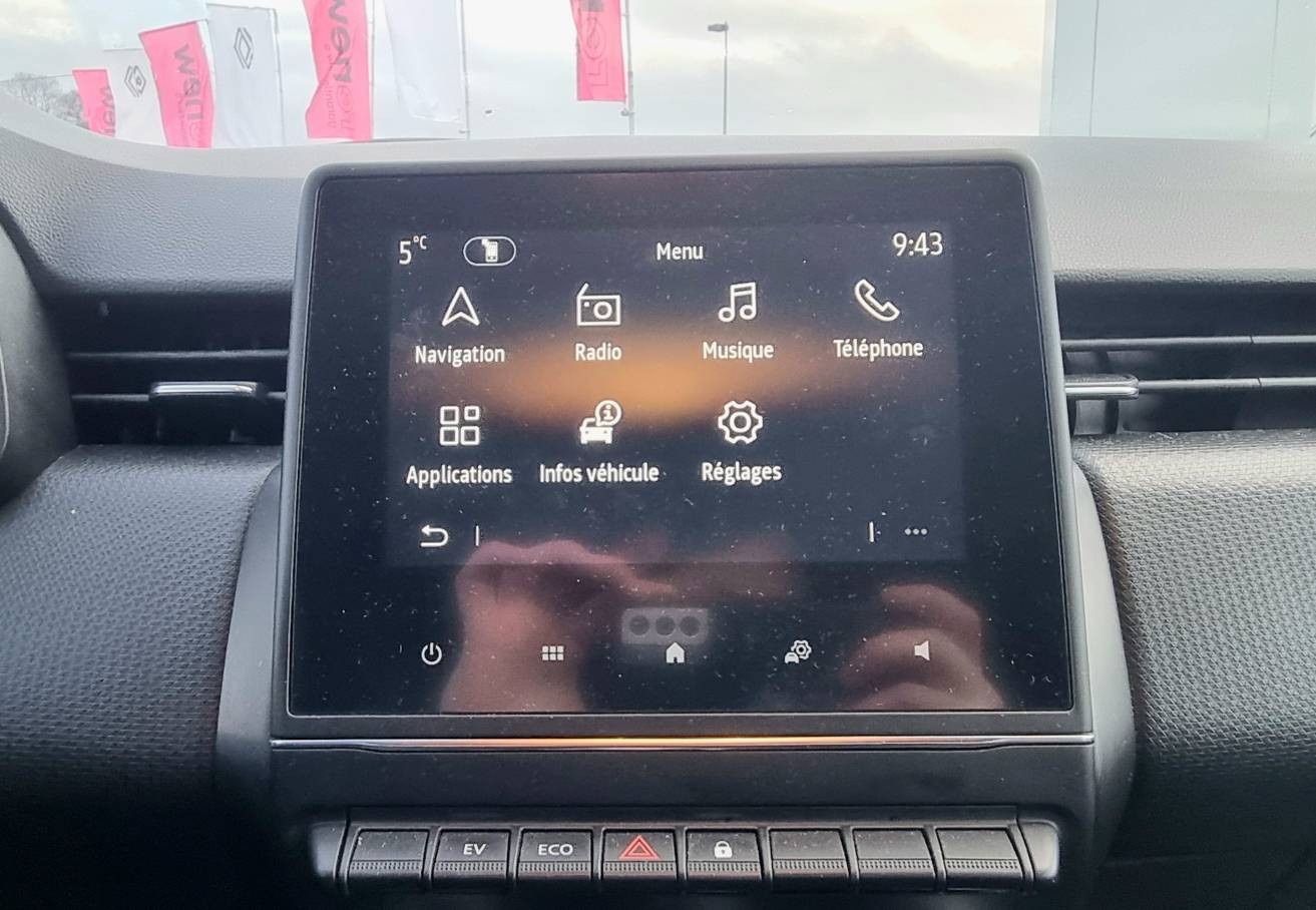 Vente en ligne Renault Clio 5 Clio E-Tech 140 au prix de 15 990 €