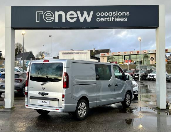 Vente en ligne Renault Trafic Cabine Approfondie TRAFIC CA L2H1 3000 KG BLUE DCI 150 EDC au prix de 31 990 €