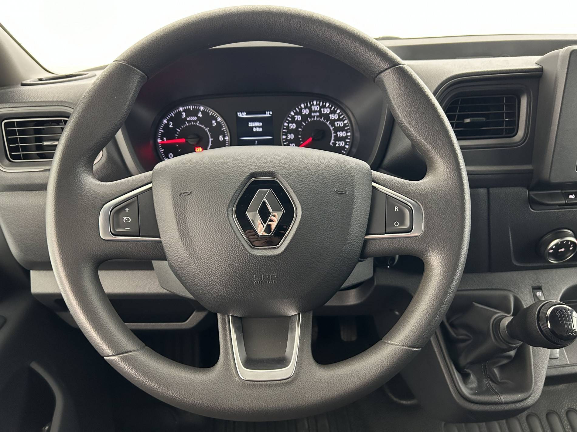 Vente en ligne Renault Master Fourgon MASTER FGN TRAC F3500 L2H2 BLUE DCI 135 au prix de 26 990 €