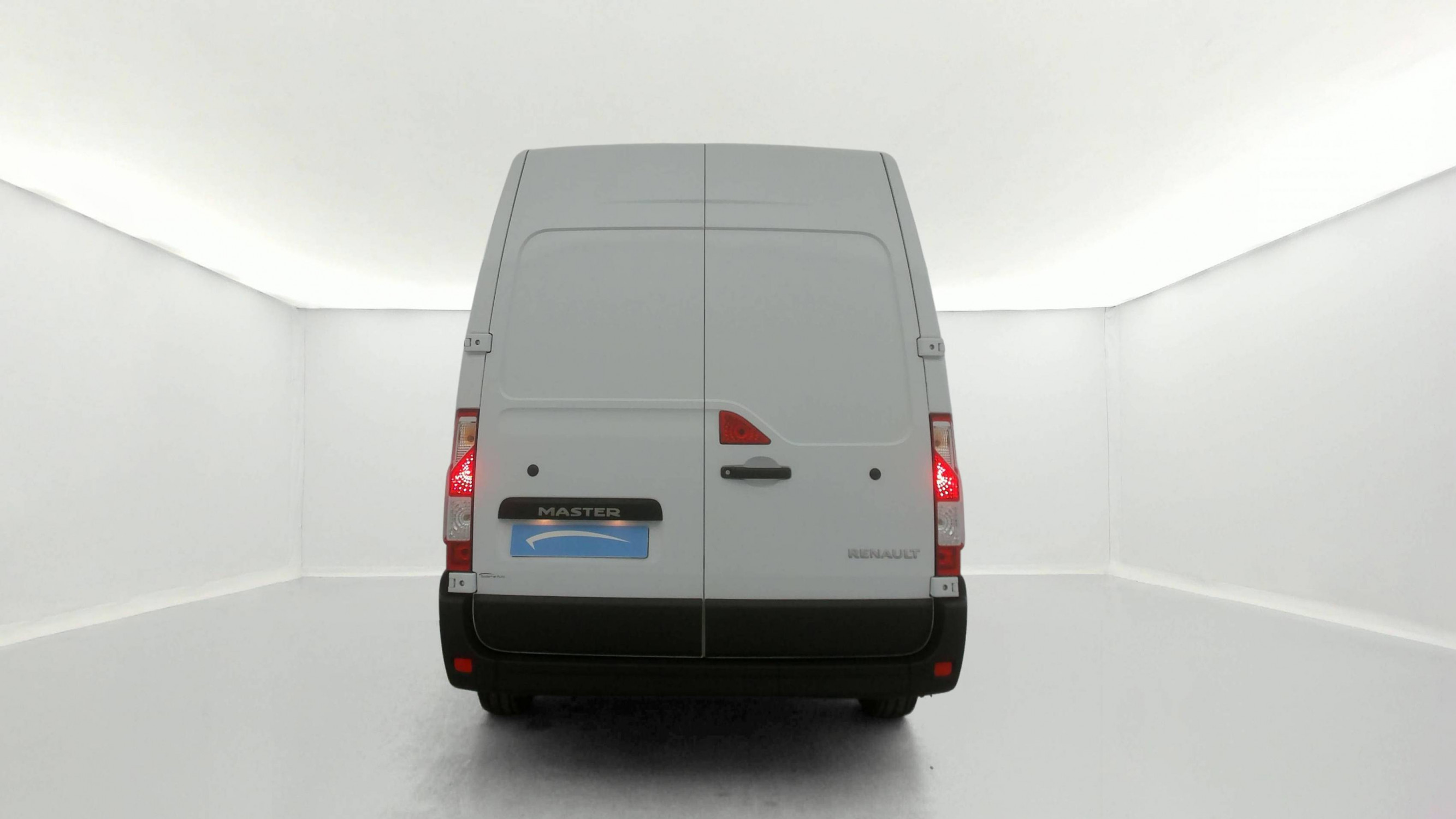 Vente en ligne Renault Master Fourgon MASTER FGN TRAC F3500 L2H2 BLUE DCI 135 au prix de 26 990 €