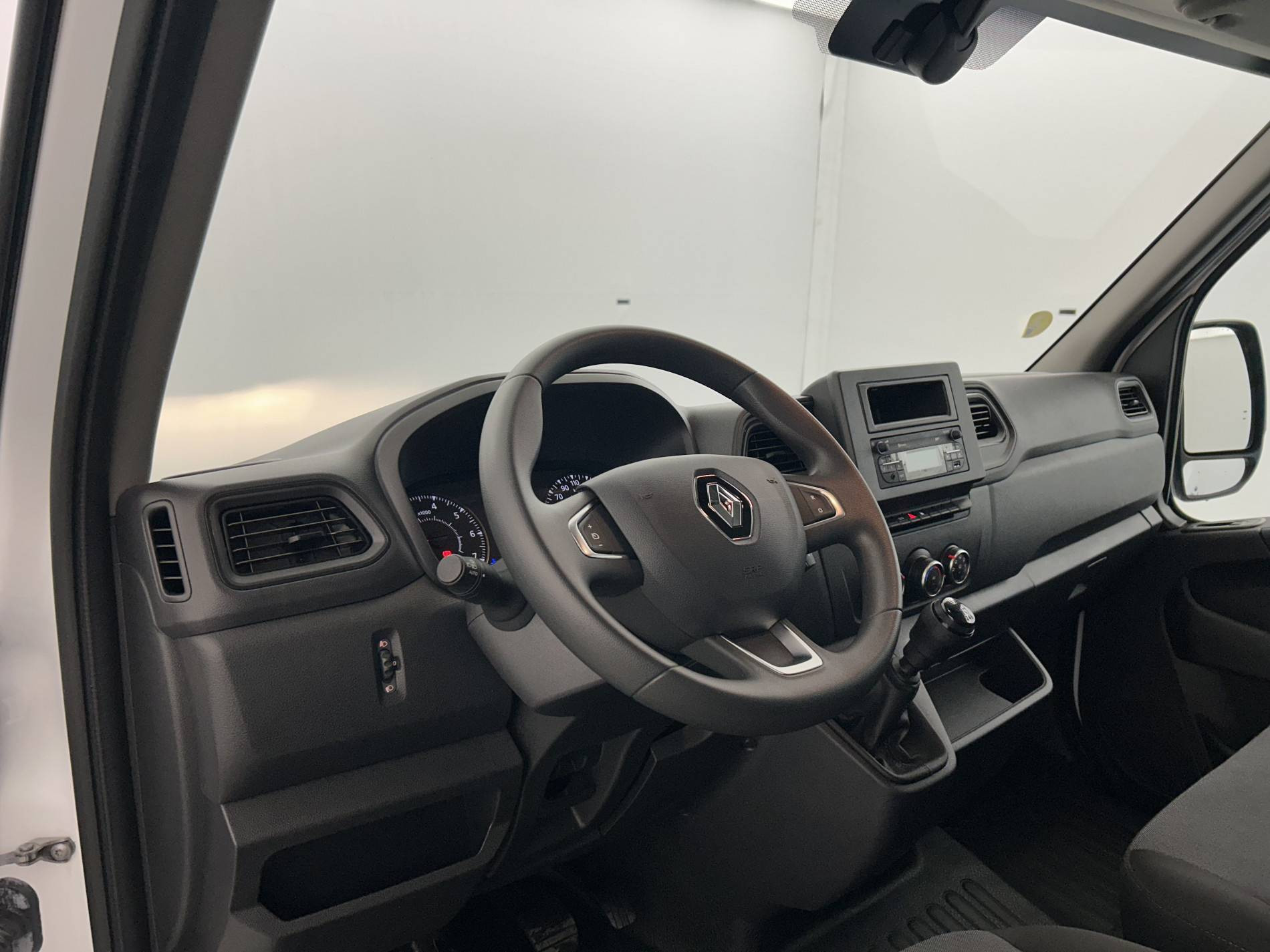 Vente en ligne Renault Master Fourgon MASTER FGN TRAC F3500 L2H2 BLUE DCI 135 au prix de 26 990 €