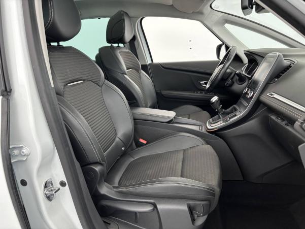 Vente en ligne Renault Scenic 4 Scenic TCe 130 Energy au prix de 12 990 €