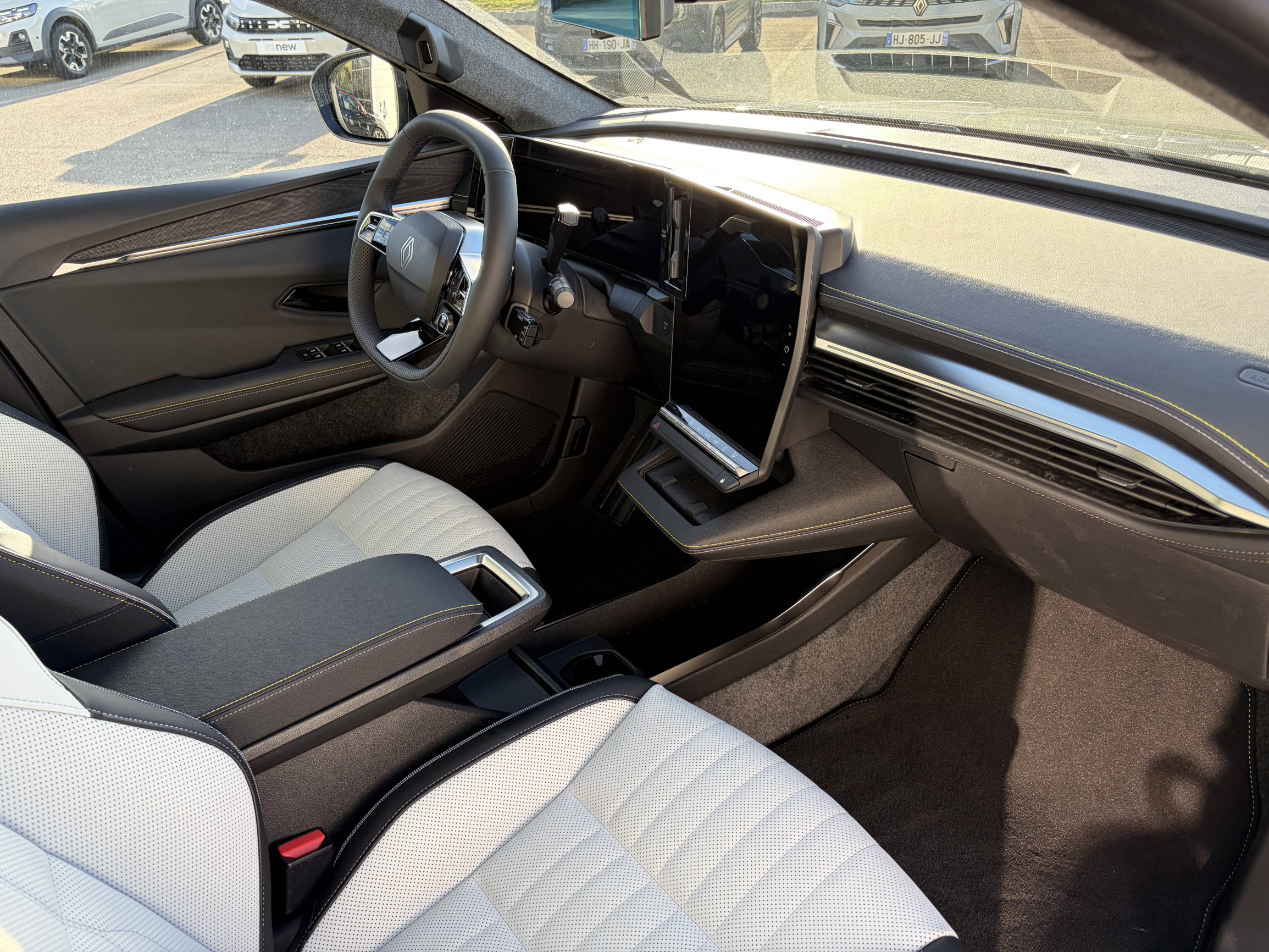 Vente en ligne Renault Scenic E-Tech  220 ch grande autonomie au prix de 45 990 €