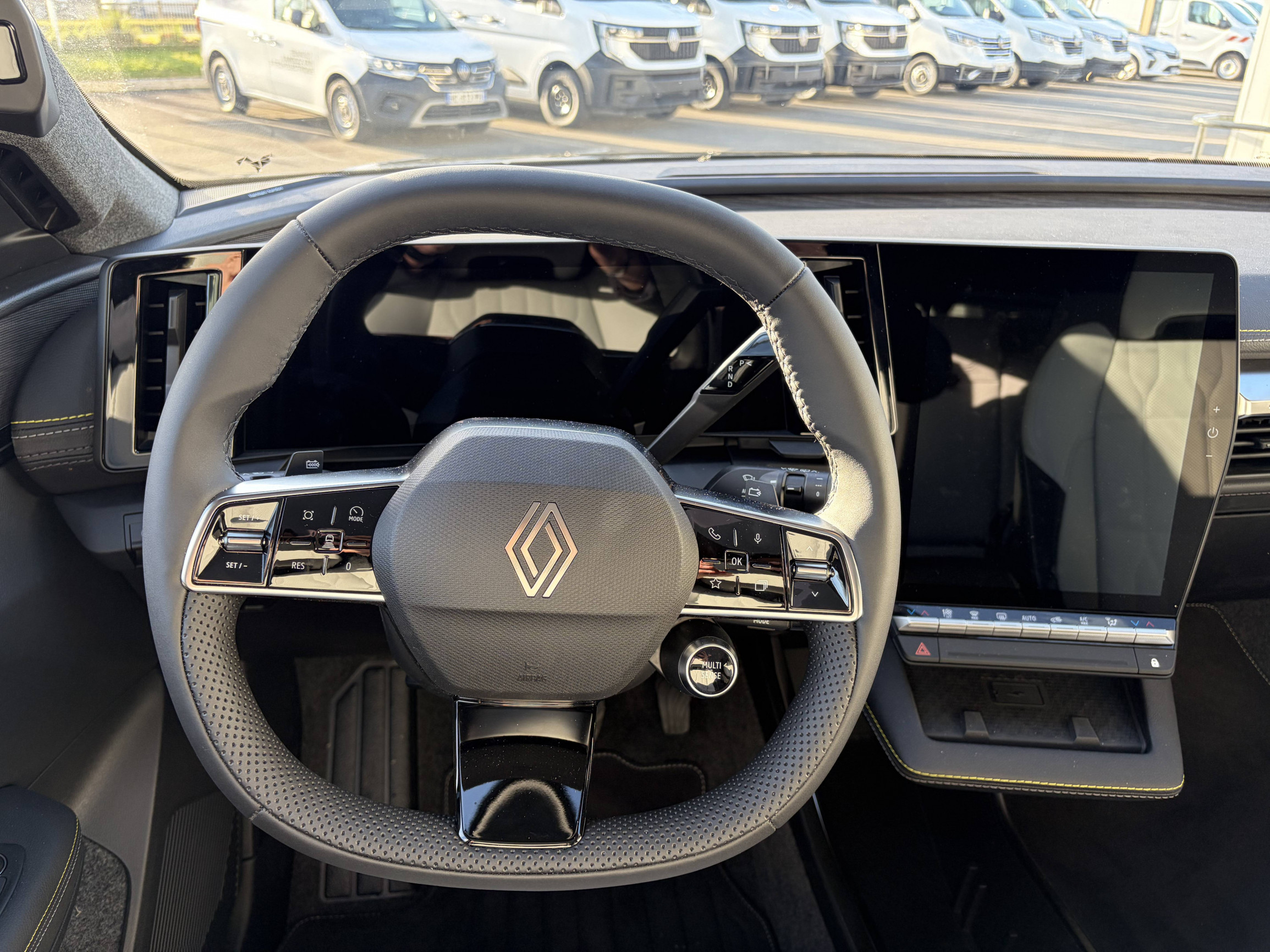 Vente en ligne Renault Scenic E-Tech  220 ch grande autonomie au prix de 45 990 €