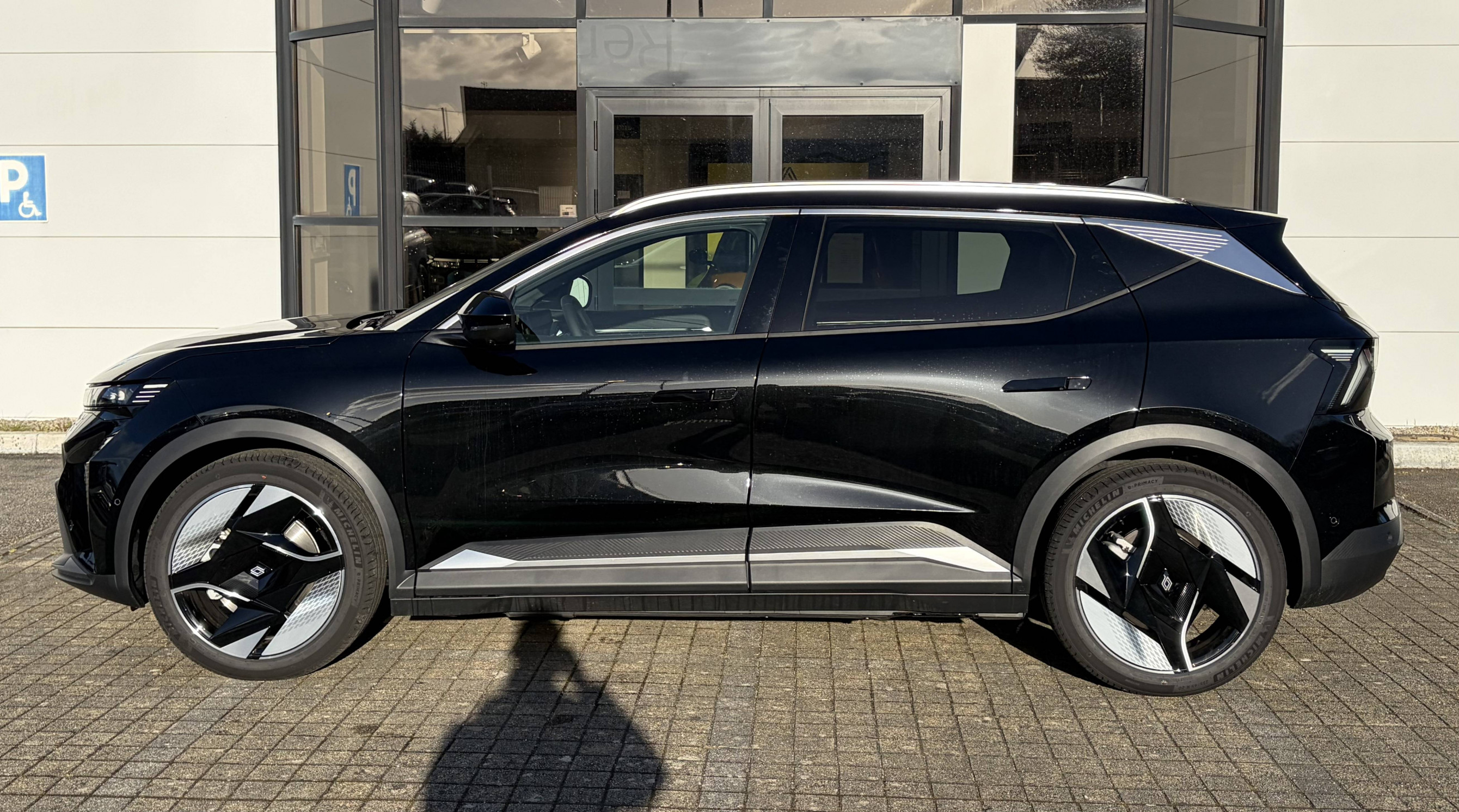 Vente en ligne Renault Scenic E-Tech  220 ch grande autonomie au prix de 45 990 €