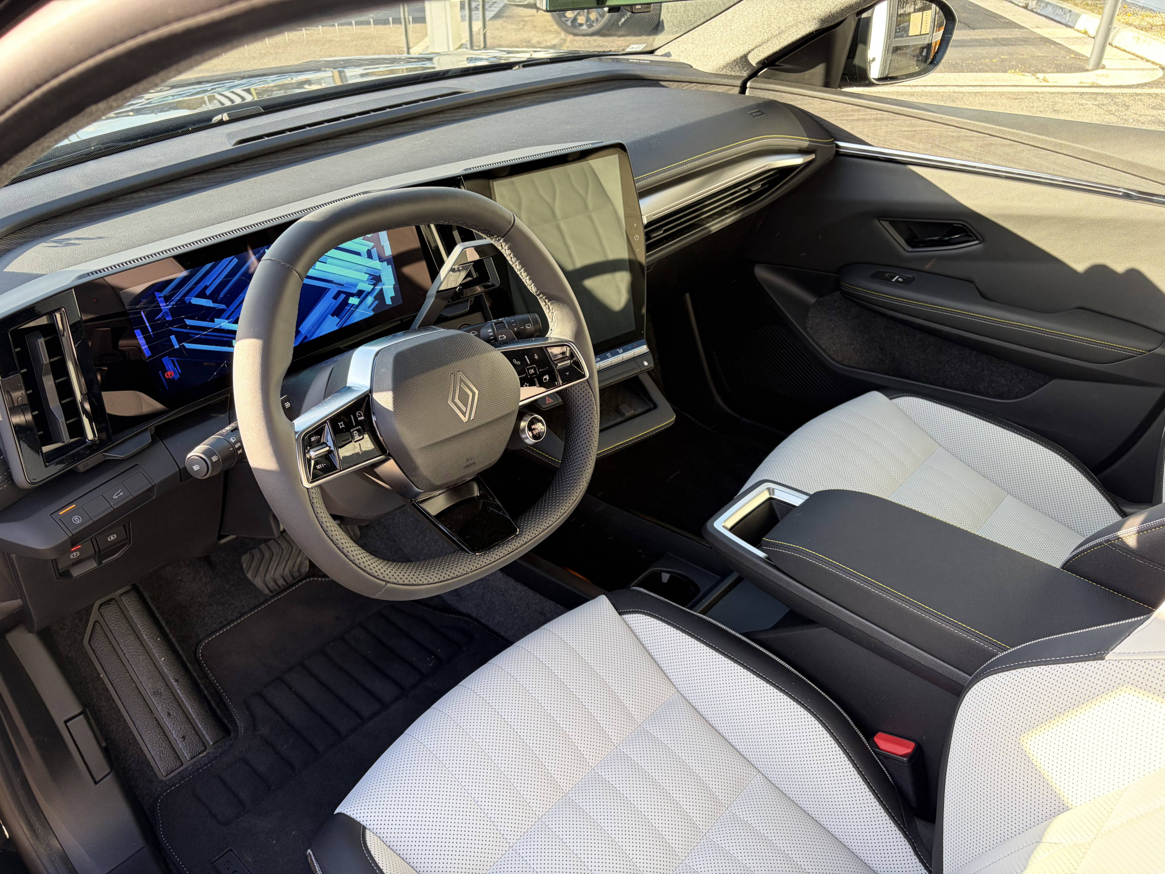 Vente en ligne Renault Scenic E-Tech  220 ch grande autonomie au prix de 45 990 €