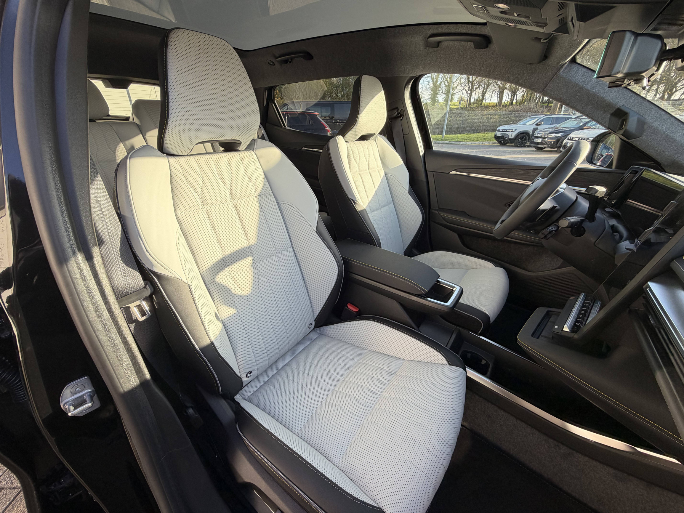 Vente en ligne Renault Scenic E-Tech  220 ch grande autonomie au prix de 45 990 €