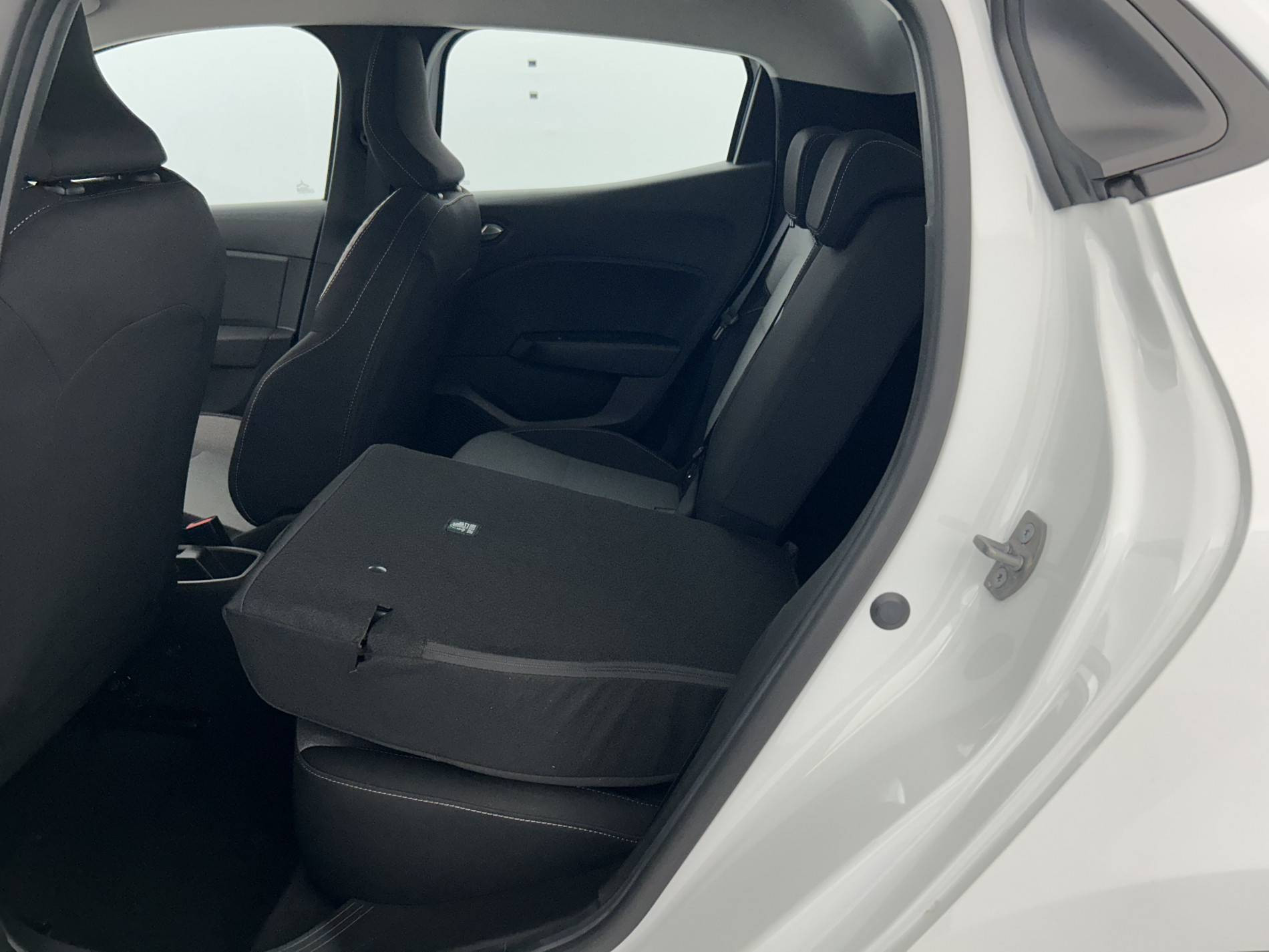 Vente en ligne Renault Clio 5 Clio TCe 90 ch GSR2 au prix de 15 990 €