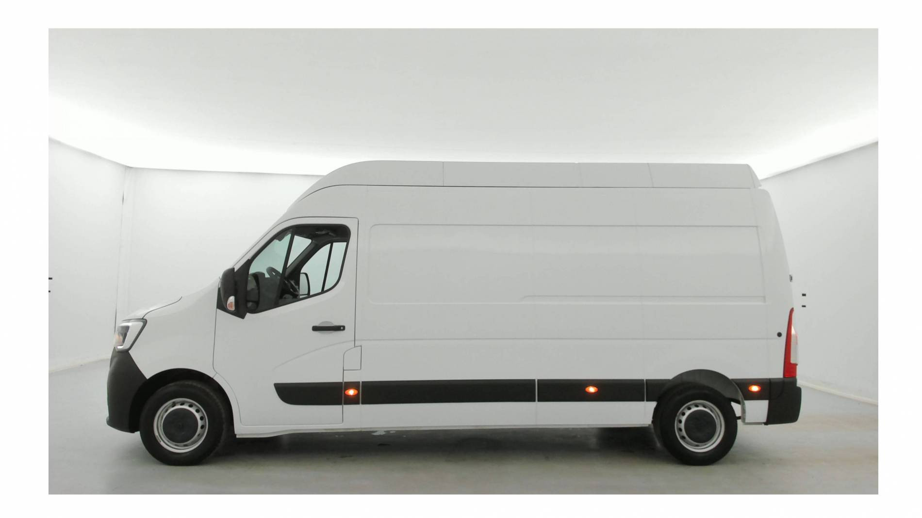 Renault Master Fourgon MASTER FGN TRAC F3500 L3H3 BLUE DCI 135 occasion de 2024 en vente à Loudéac