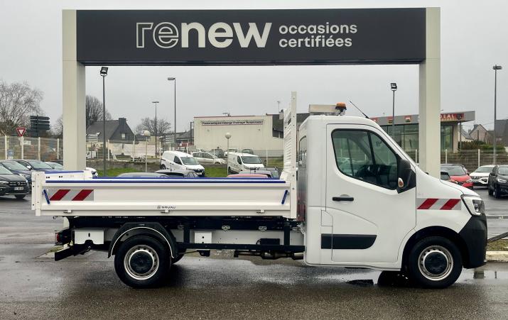 Vente en ligne Renault Master 3 Châssis Cabine MASTER BENNE BLUE DCI 145 - 2 PLACES au prix de 33 290 €