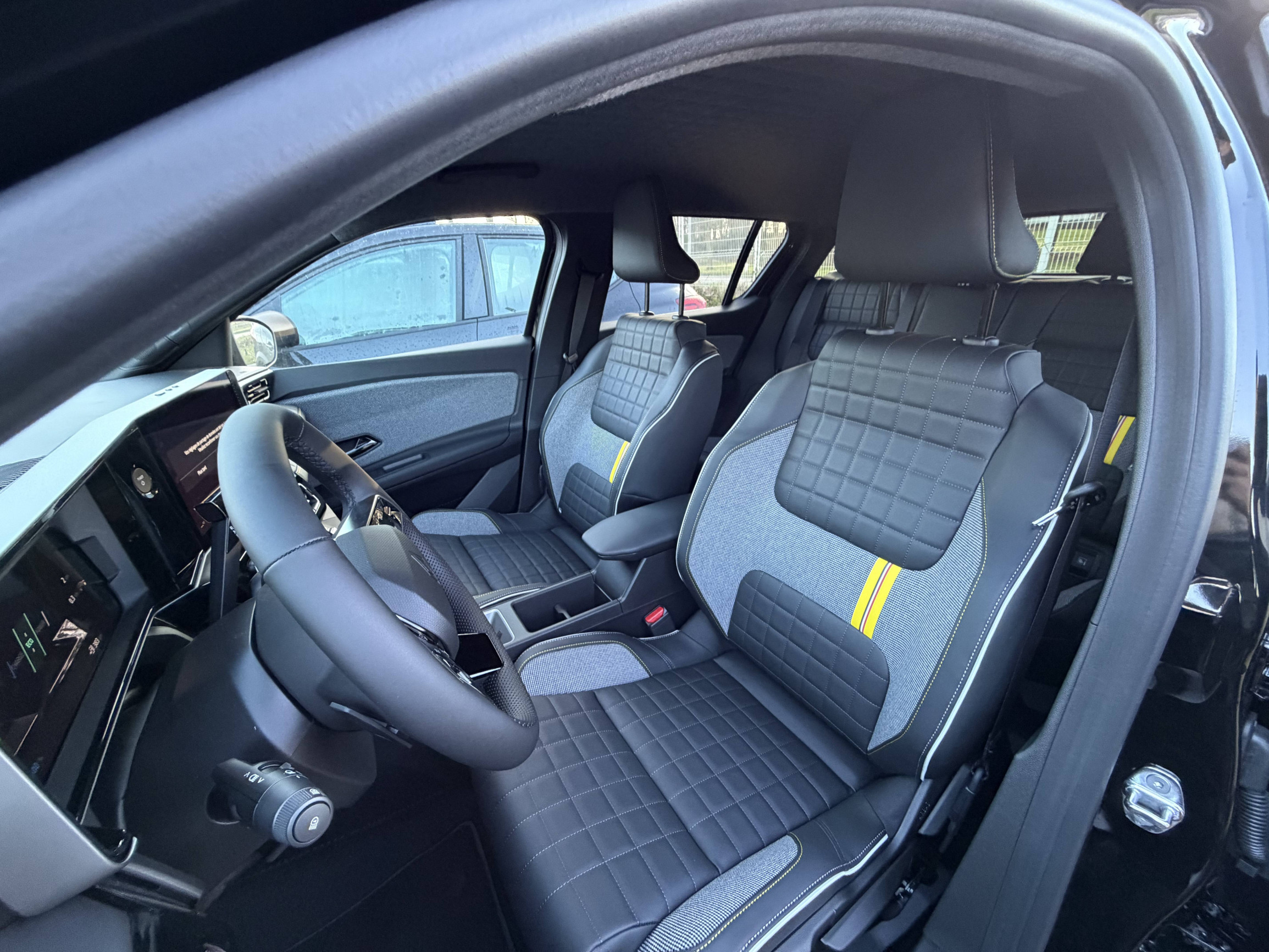 Vente en ligne Renault R4 E-Tech  150 ch autonomie confort au prix de 32 690 €