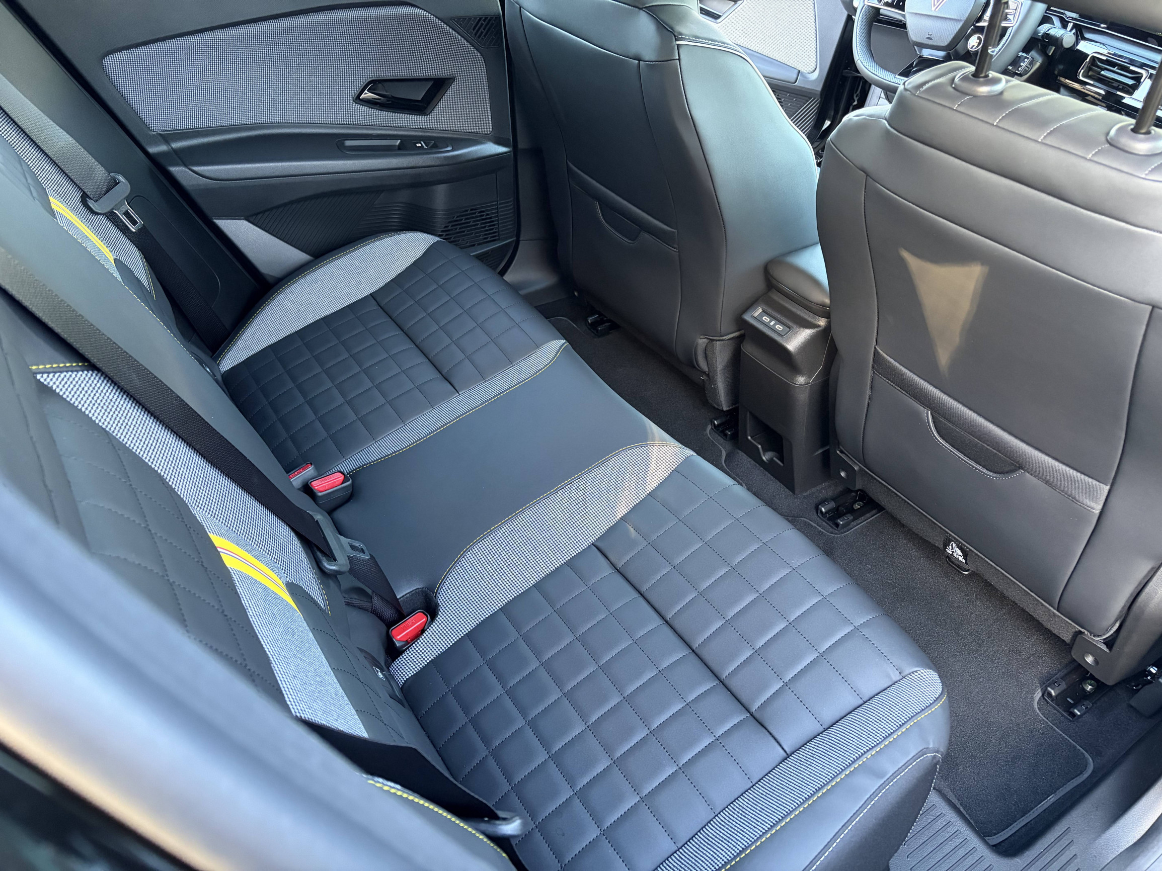 Vente en ligne Renault R4 E-Tech  150 ch autonomie confort au prix de 32 690 €