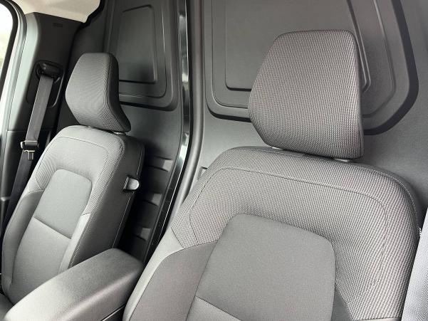 Vente en ligne Renault Kangoo Van E-Tech  FG TOLE L1 AC22/DC80 GSR2 au prix de 44 160 €