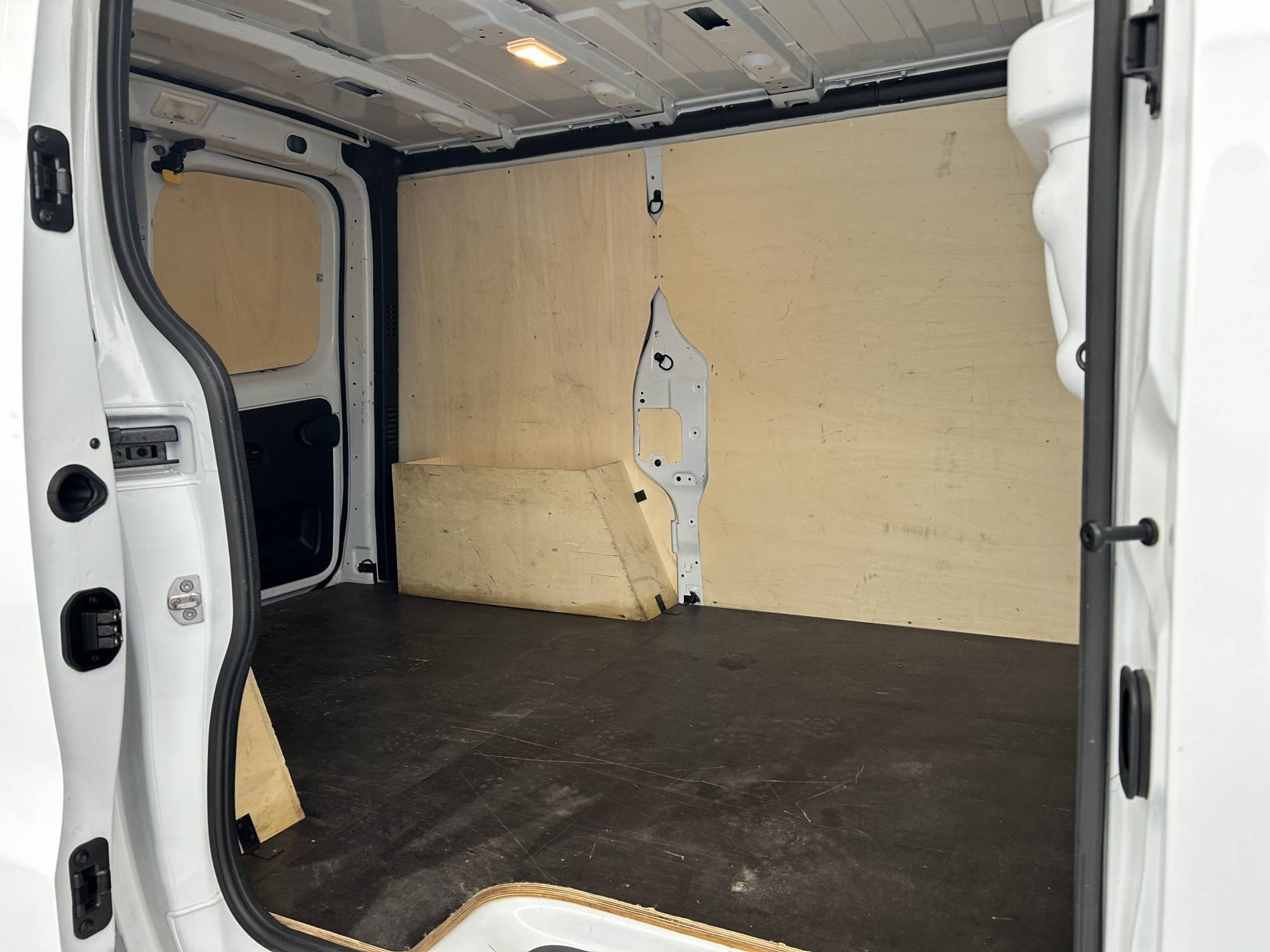 Vente en ligne Renault Trafic 3 Fourgon TRAFIC FGN L1H1 3T BLUE DCI 130 GSR2 au prix de 24 990 €