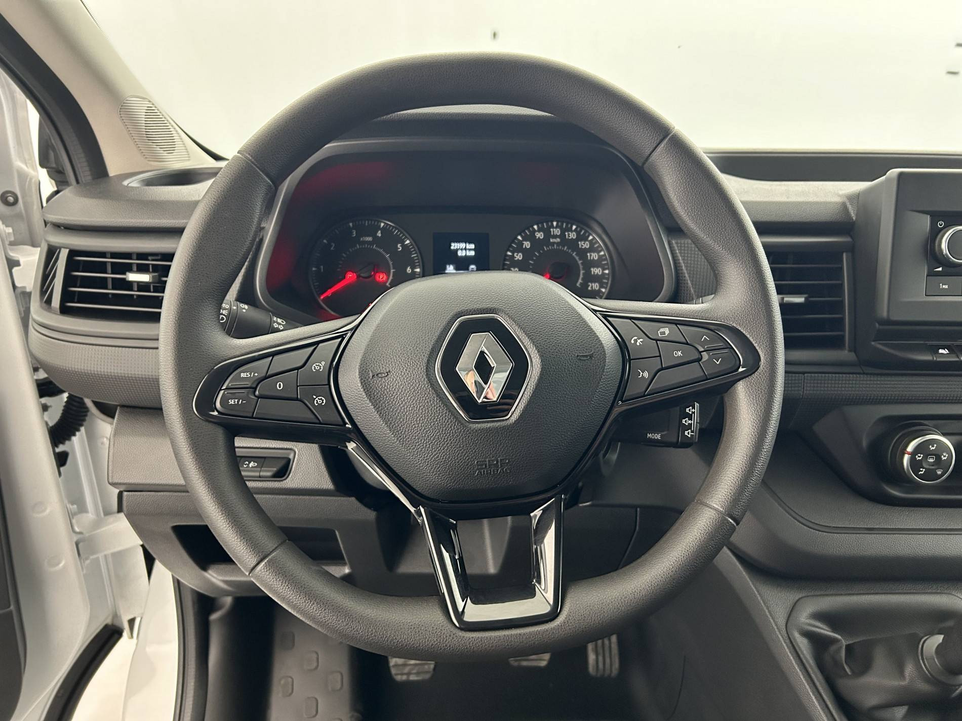 Vente en ligne Renault Trafic 3 Fourgon TRAFIC FGN L1H1 3T BLUE DCI 130 GSR2 au prix de 24 990 €