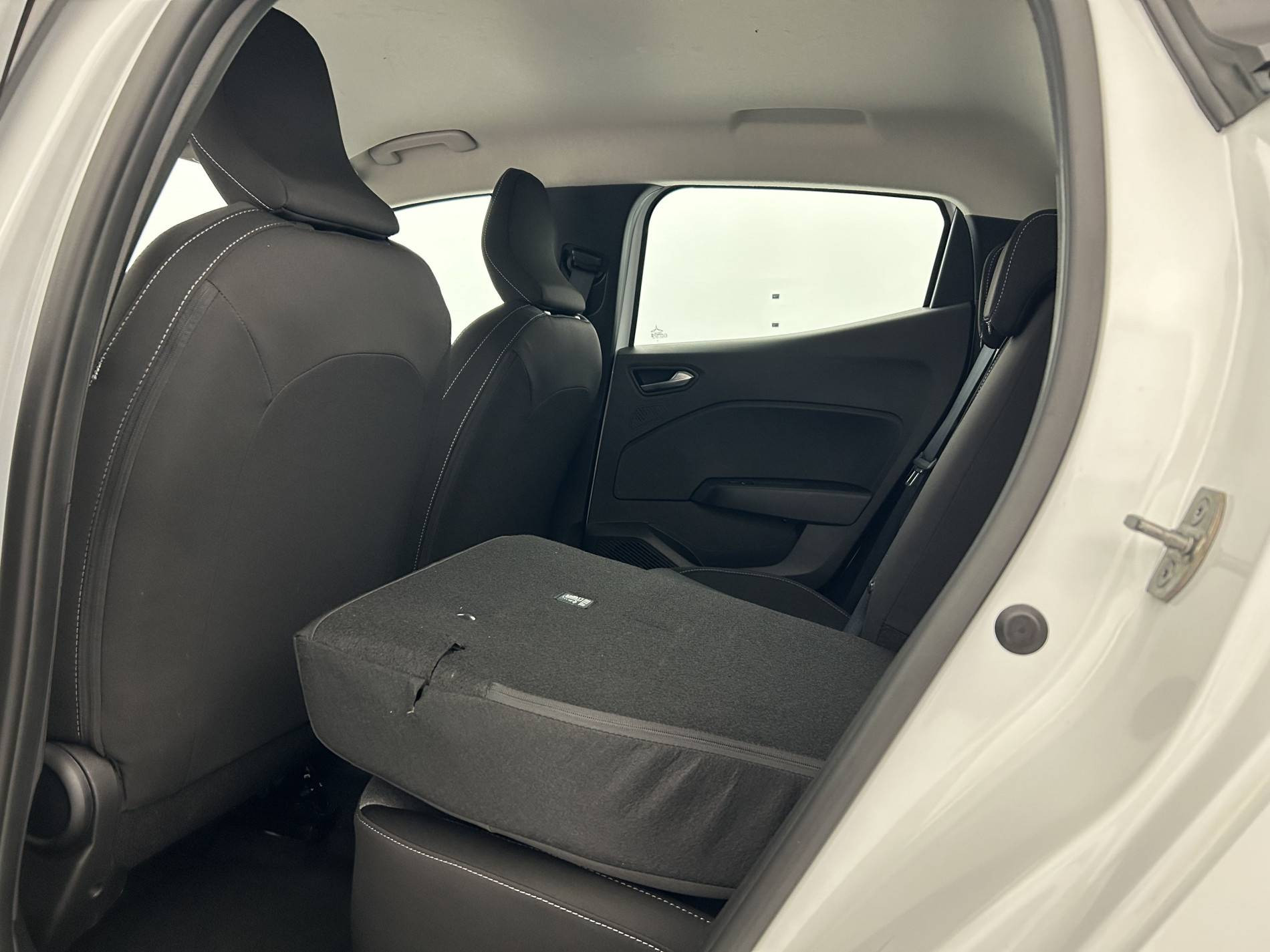 Vente en ligne Renault Clio 5 Clio SCe 65 ch GSR2 au prix de 13 390 €