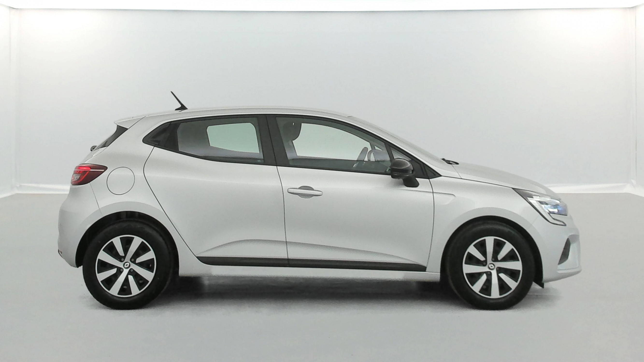 Vente en ligne Renault Clio 5 Clio TCe 90 au prix de 14 690 €