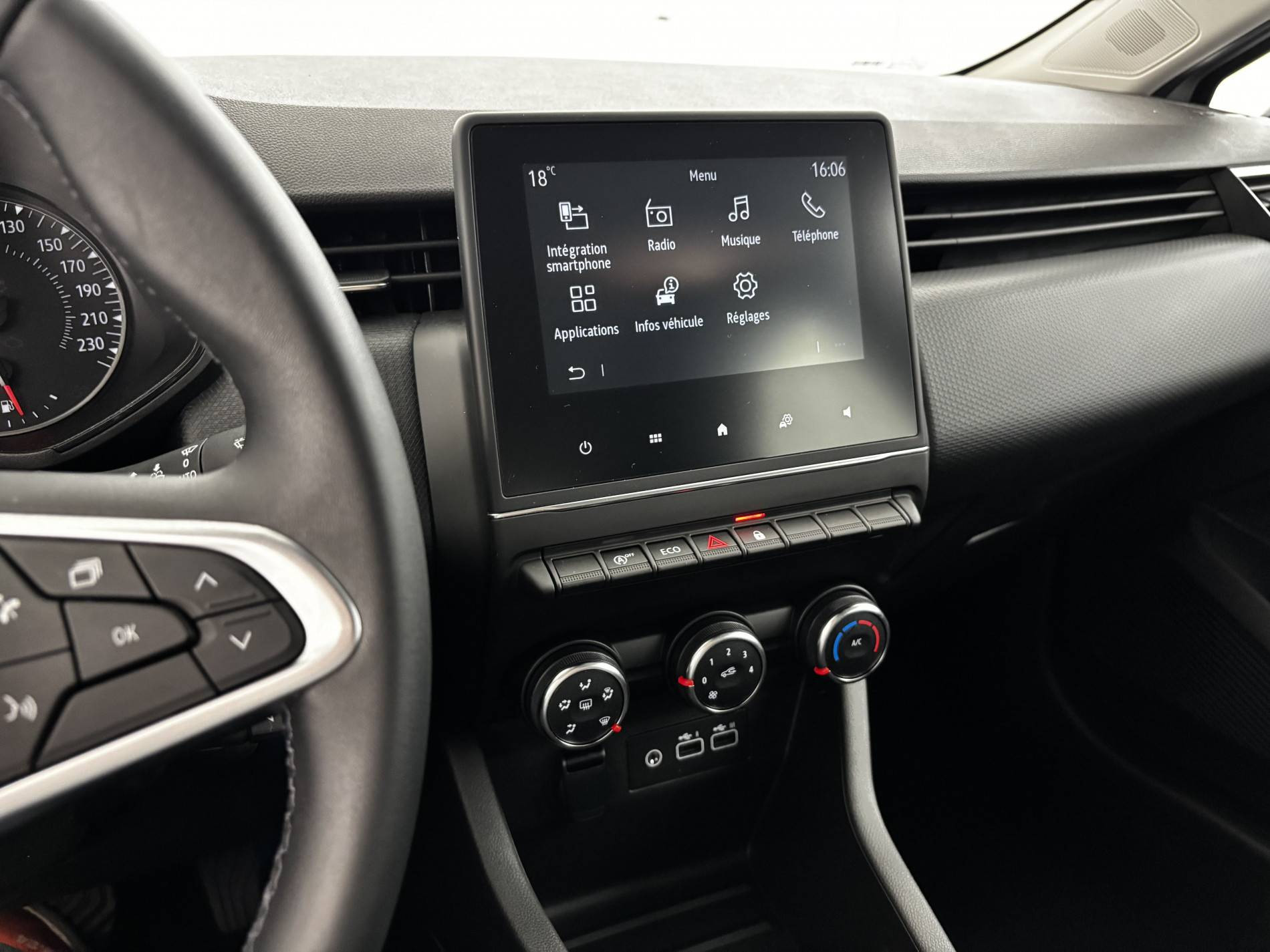 Vente en ligne Renault Clio 5 Clio TCe 90 au prix de 14 690 €