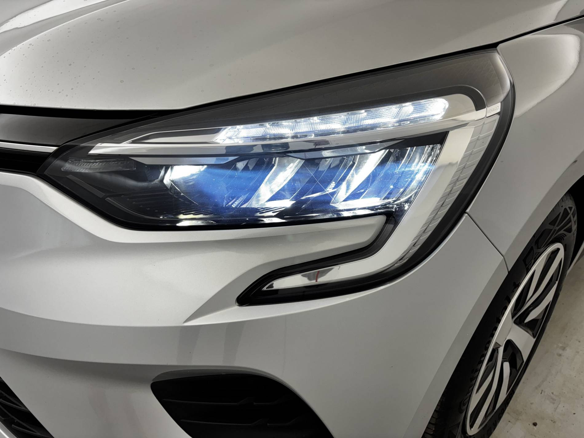 Vente en ligne Renault Clio 5 Clio TCe 90 au prix de 14 690 €