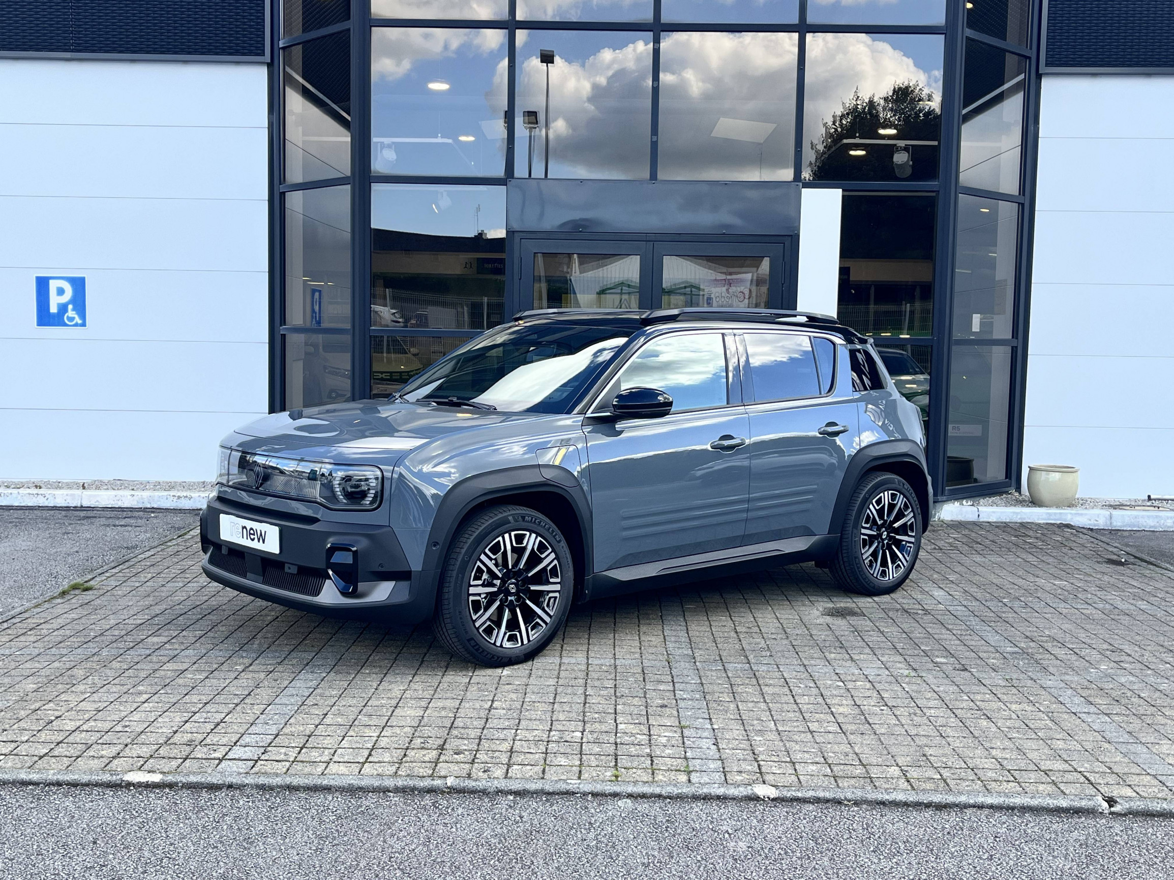 Renault R4 E-Tech  150 ch autonomie confort occasion de 2025 en vente à Loudéac