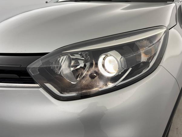 Vente en ligne Renault Captur Captur dCi 90 E6C au prix de 11 690 €