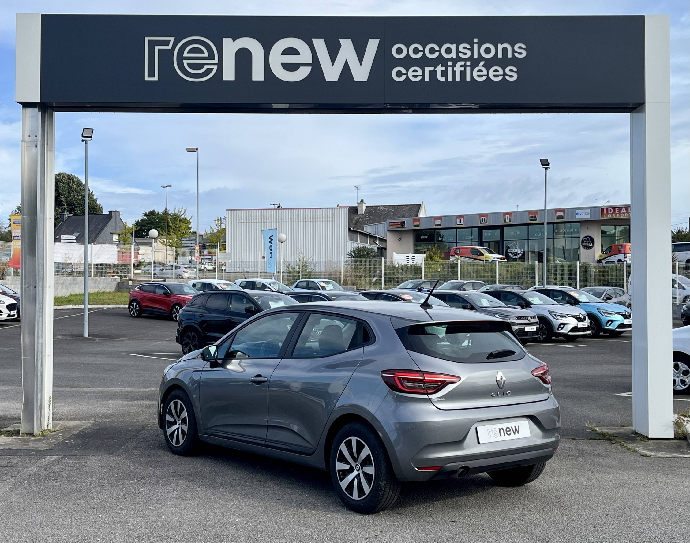 Vente en ligne Renault Clio 5 Clio TCe 90 au prix de 13 990 €
