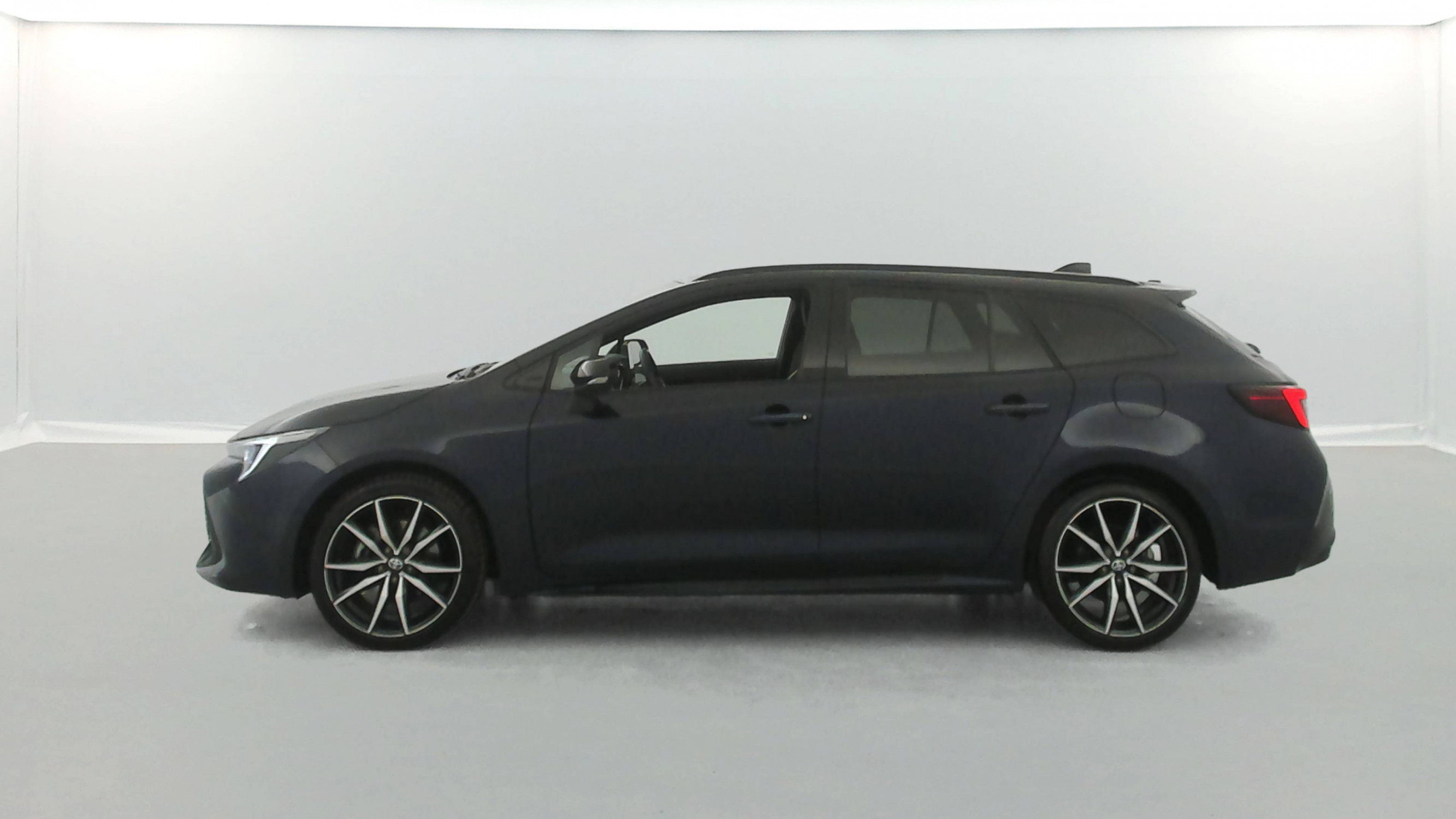 Vente en ligne Toyota Corolla Touring Sports  196ch au prix de 29 990 €