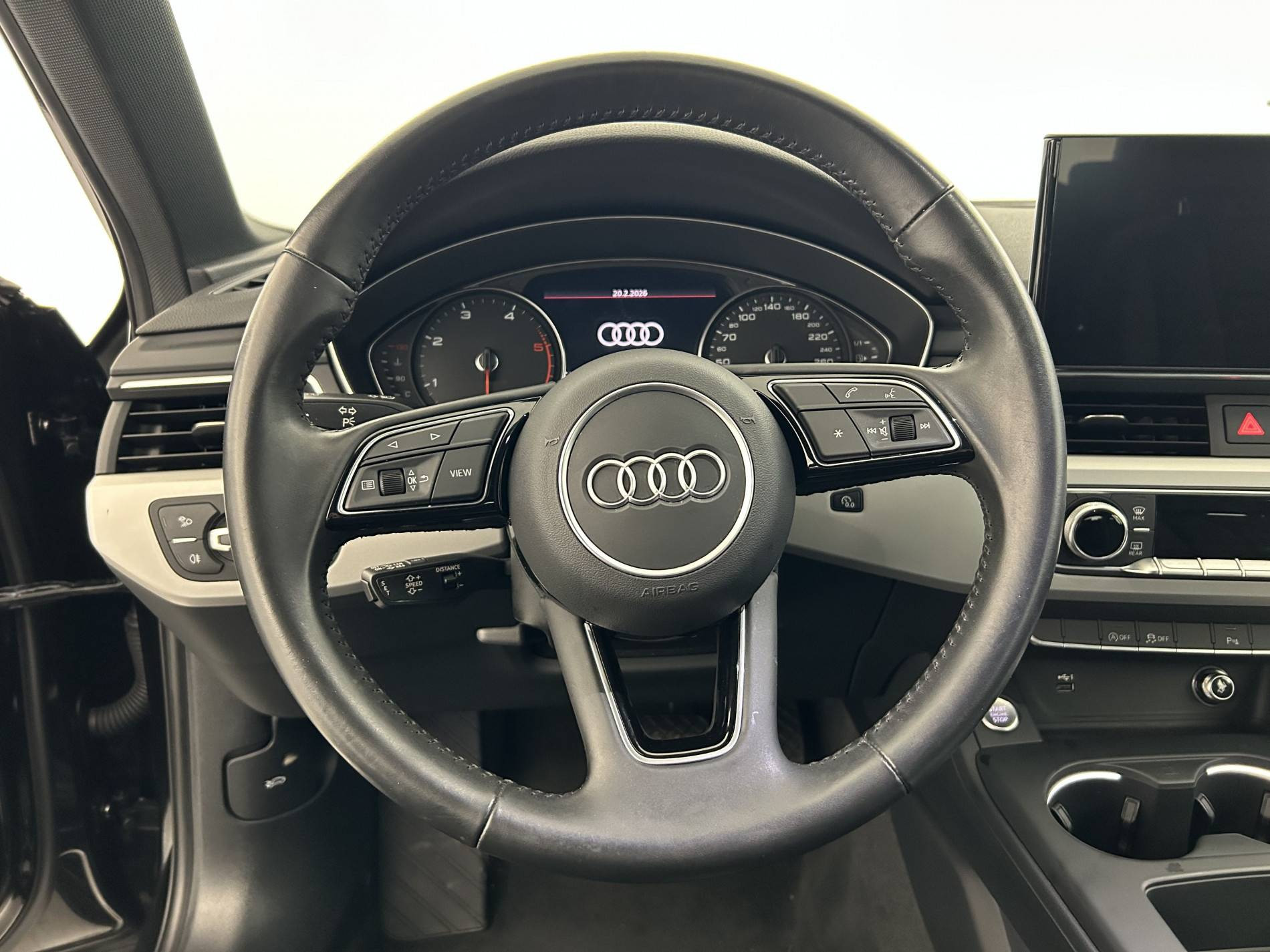 Vente en ligne Audi A4 Avant  35 TDI 163 S tronic 7 au prix de 28 690 €