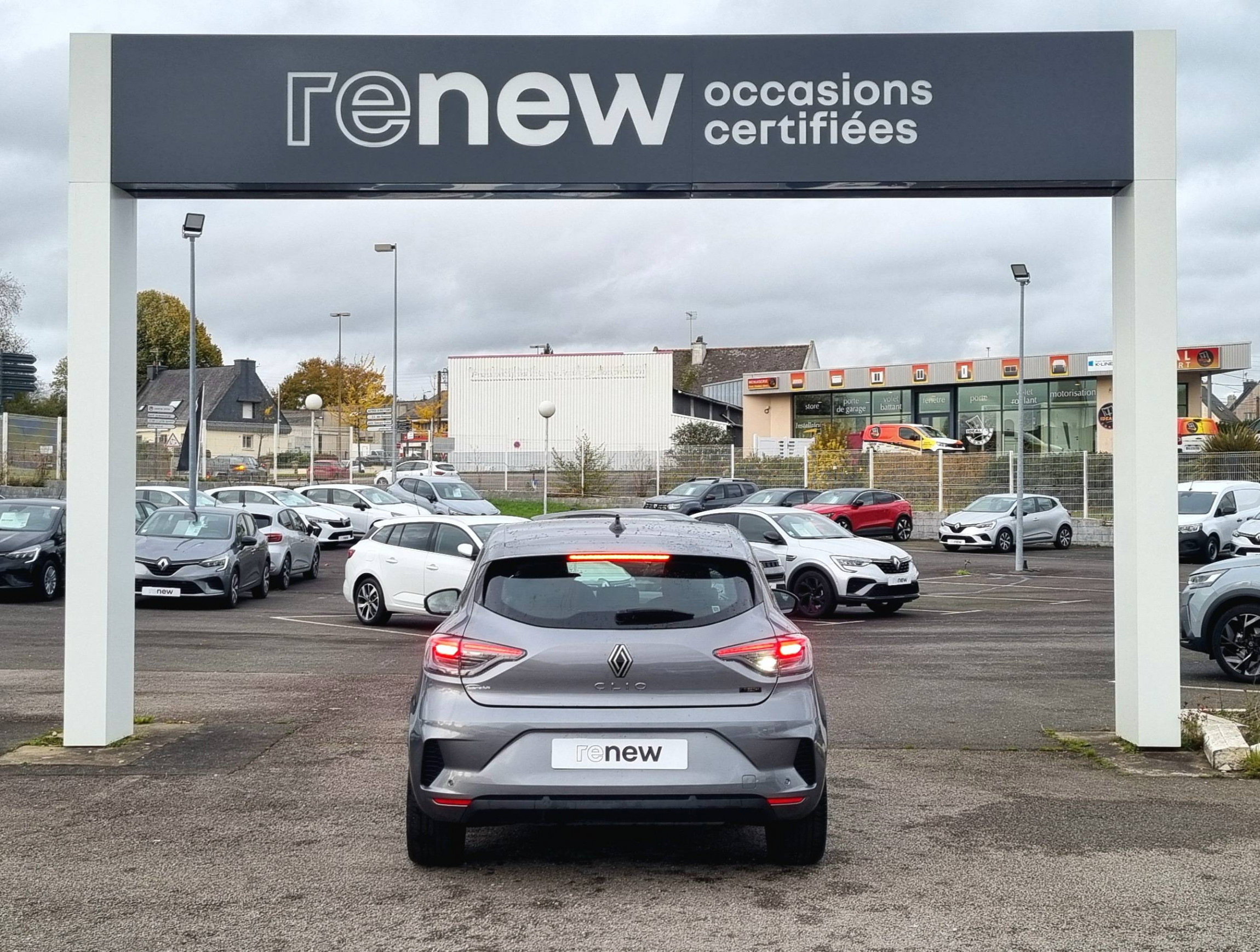 Vente en ligne Renault Clio 5 Clio E-Tech full hybrid 145 ch GSR2 au prix de 19 790 €