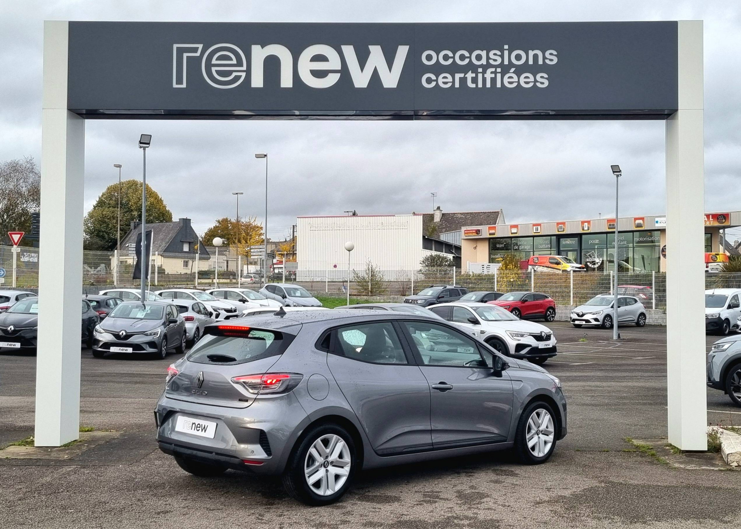 Vente en ligne Renault Clio 5 Clio E-Tech full hybrid 145 ch GSR2 au prix de 19 790 €