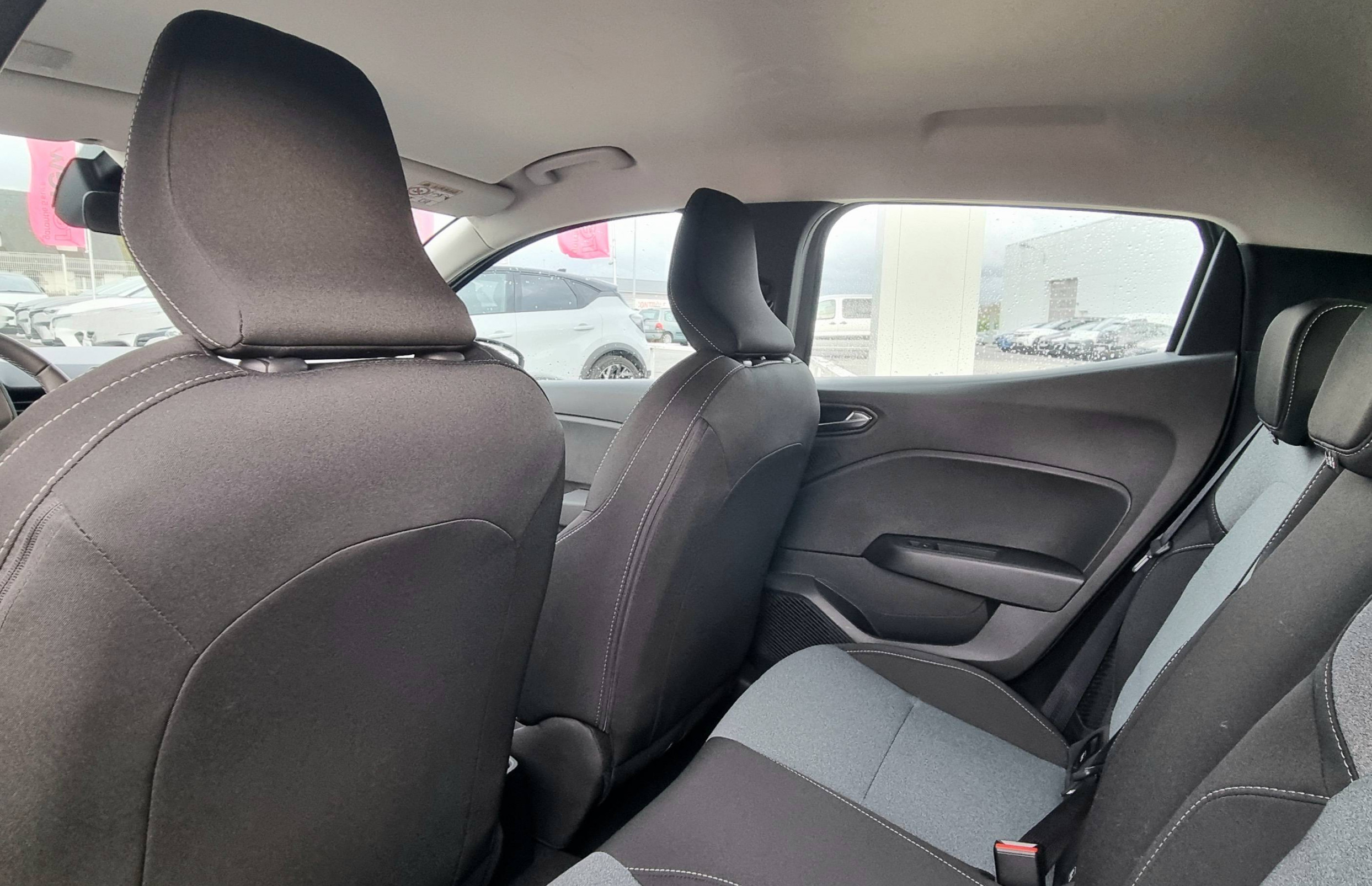 Vente en ligne Renault Clio 5 Clio E-Tech full hybrid 145 ch GSR2 au prix de 19 790 €